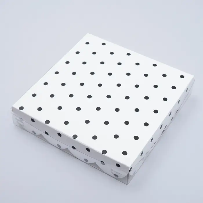 Коробка для печенья &laquo;Горох&raquo;, белая, 15&times;15&times;3 см