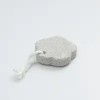 Пемза для педикюра &laquo;Цветок&raquo;, с подвесом, 7.5&times;7.5 см, в коробке, белая