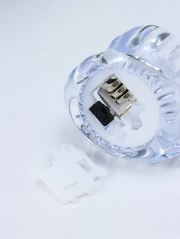 Светодиодная свеча LED "Свеча в сердце-льдинке" 3хLR1130 прозрачный 5,5х5,5х3,3 см