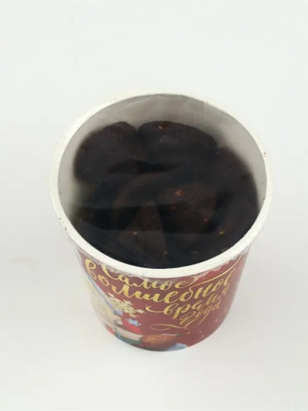 Подарочный набор &laquo;Сказочного года&raquo;: чай (50 г), конфеты (110 г), печенье брауни (120 г)