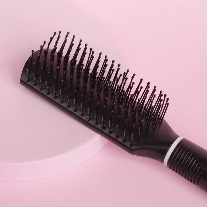 Расчёска массажная, 3,8 &times; 23,2 см, цвет чёрный/белый