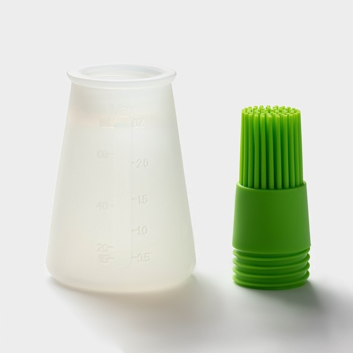 Кисть с резервуаром для масла Доляна &laquo;Олио&raquo;, силикон, 70 мл, 11 см, цвет зелёный