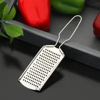 Тёрка для сыра мелкая Доляна &laquo;Помощник&raquo;, 21&times;5.5 см, с ручкой, серебристая