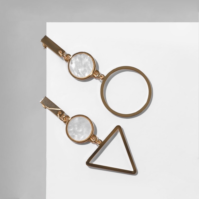 Серьги с перламутром &laquo;Ракушка&raquo; треугольник полый, цвет белый в золоте