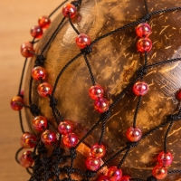 Сувенирный музыкальный инструмент "Маракас" махагон, кокос, 10х10х23 см