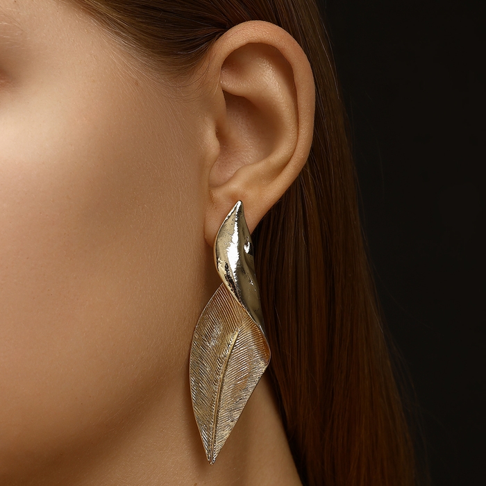 Серьги металл &laquo;Богема&raquo; скрученный листок, цвет золото