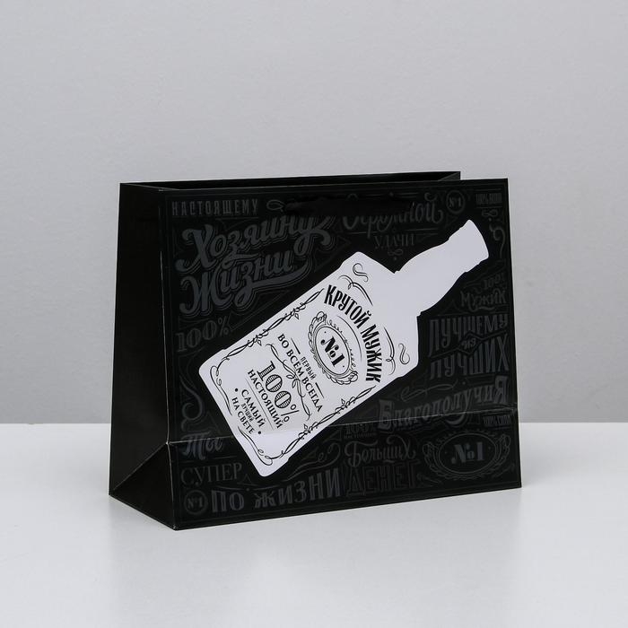 Пакет подарочный ламинированный с пластиковым окном, упаковка, &laquo;Крутой мужик&raquo; , 32,5 х 26,5 х 13,5 см