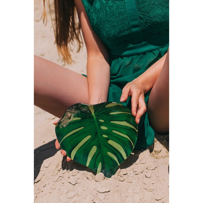 Блюдо стеклянное сервировочное Доляна &laquo;Монстера&raquo;, 21&times;21 см, цвет зелёный