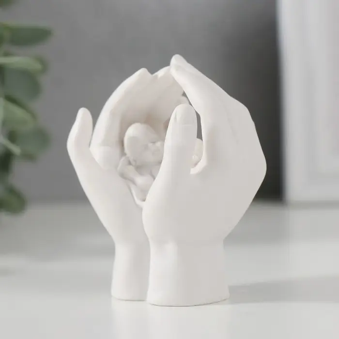 Сувенир полистоун "Малыш спит в прикрытых ладонях" страза 6,5х4,3х5,5 см