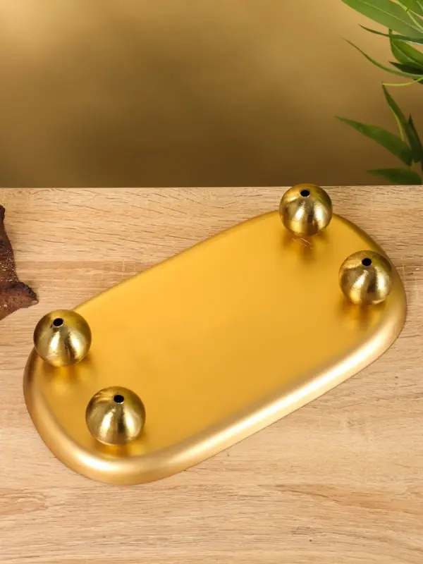 Блюдо сервировочное текстурное на золотых ножках сферах &laquo;Песок&raquo;, 29&times;15.5&times;7 +/- 0.5 см