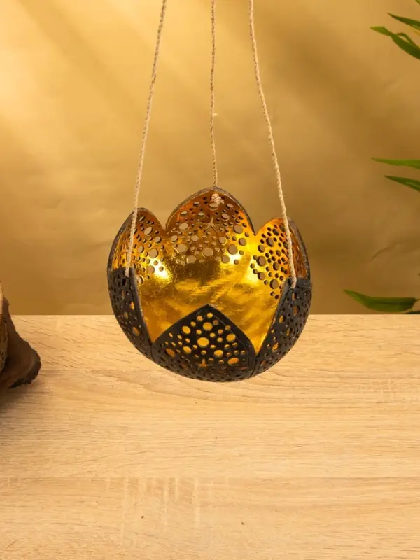 Подсвечник подвесной из кокоса &laquo;Бутон&raquo;, 14&times;14&times;10 см, чёрно-золотой
