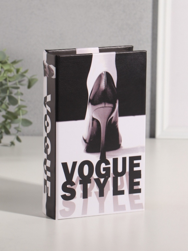 Сейф-книга дерево кожзам "Чёрная туфелька" 21х13х5 см