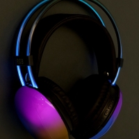 Наушники полноразмерные Mybit W-33, RGB подсветка, BT5.3, 800 мАч, Type-C, чёрные