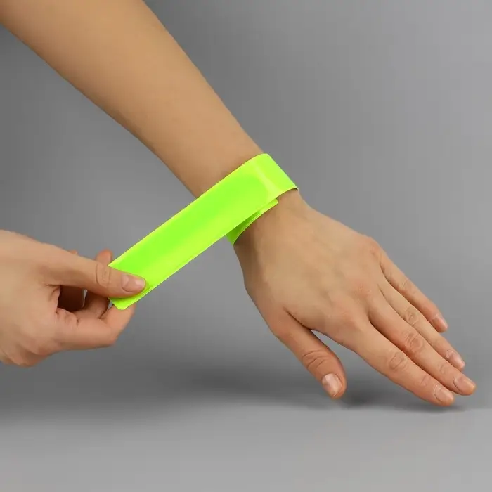 Светоотражающий слэп-браслет, самофиксирующийся, 3 &times; 30 см, цвет салатовый