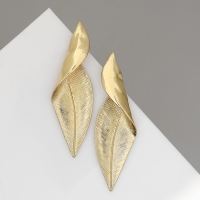Серьги металл &laquo;Богема&raquo; скрученный листок, цвет золото