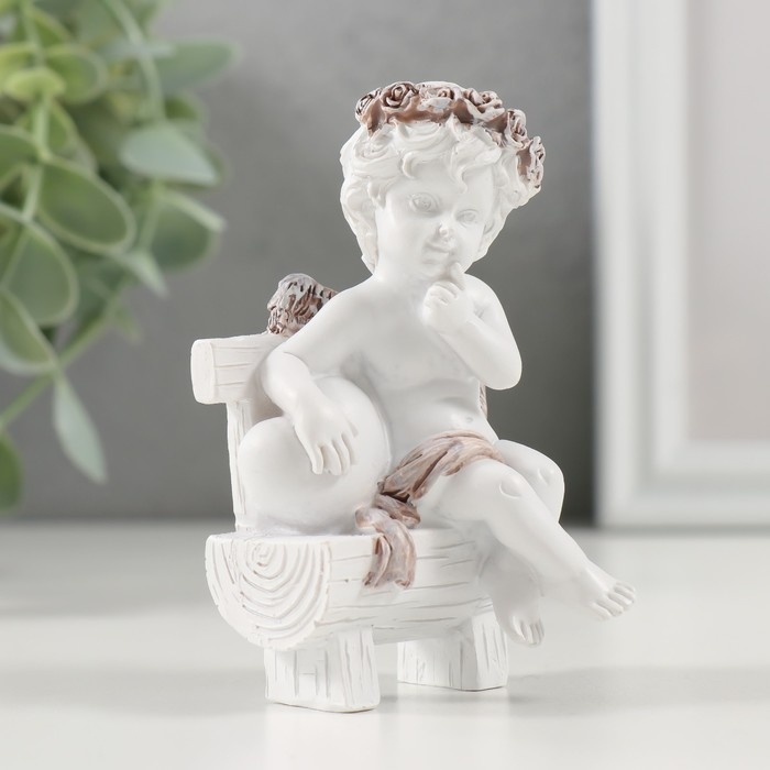 Сувенир полистоун "Милый ангелочек на скамье с сердцем" кофейный венок 5х5х9 см