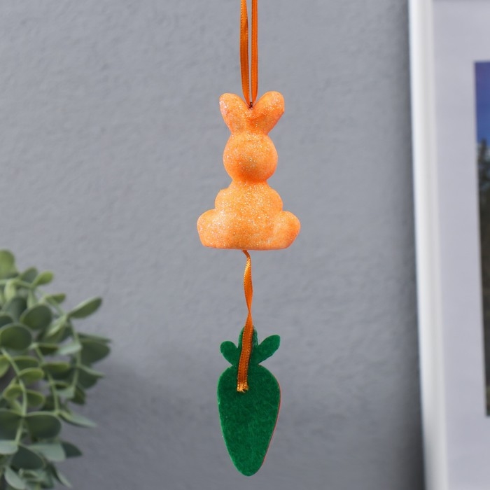 Декор подвеска "Кролик в блестках с морковкой" 4х3,5х13,5 см