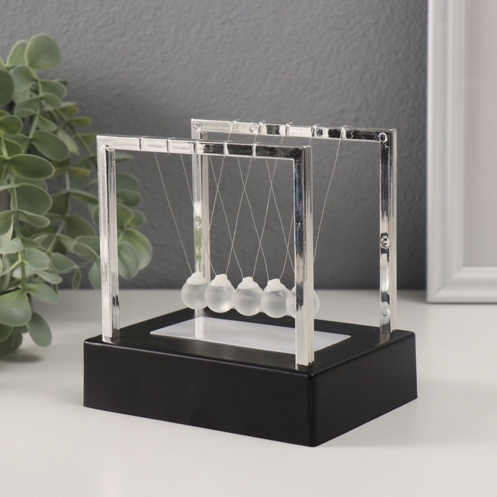 Маятник "Светящиеся шары" 5 диодов МИКС 12х12х9 см