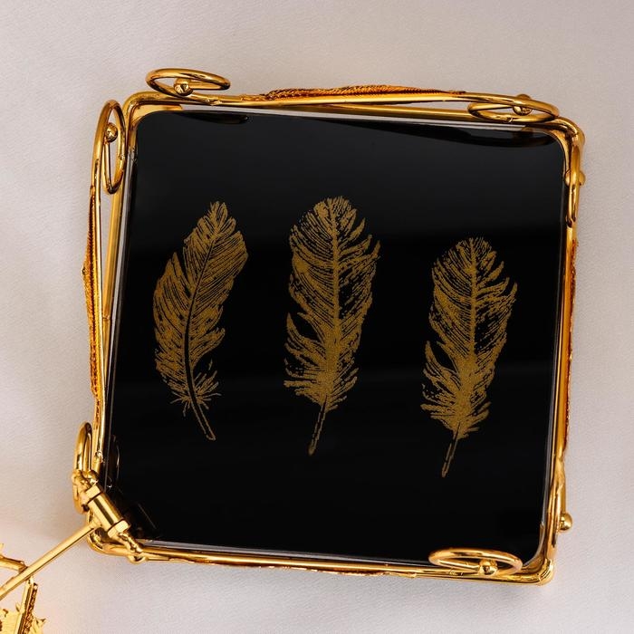 Салфетница &laquo;Перо&raquo;, 17&times;17&times;6 см, цвет металла золотой