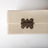 Подставка для украшений &laquo;Шкатулка&raquo; , 7 полос, 3 ячейки, 20&times;15&times;4,5, цвет бежевый