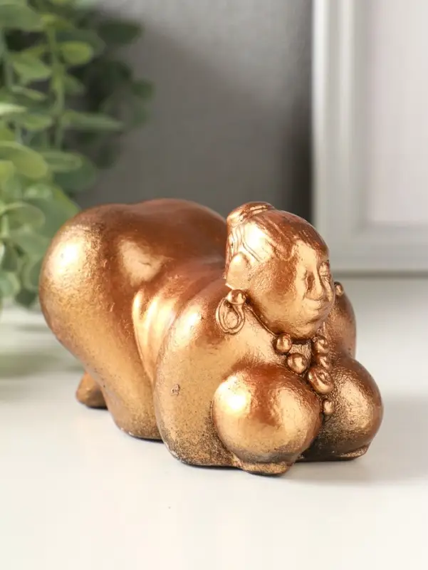 Статуэтка "Богиня плодородия лежит" 7х10х6 см, старая бронза