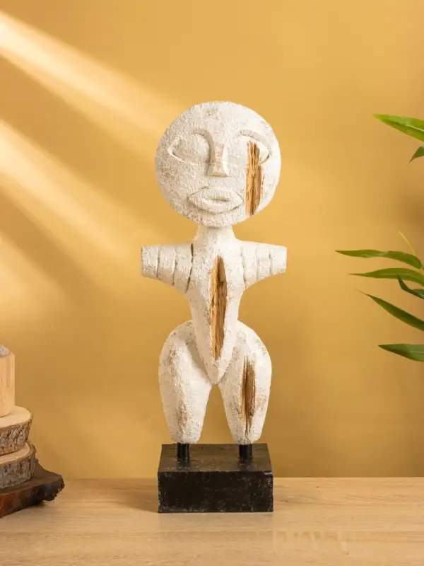 Сувенир на подставке "Человечек" дерево 15х10х45 см, цв. белый