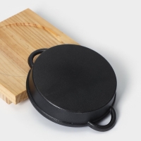 Сковорода чугунная &laquo;Круг высокий с ручками&raquo;, d=18 см, на деревянной подставке