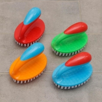 Щётка - утюжок &laquo;Удобная&raquo;, 11&times;8&times;8 см, цвет МИКС