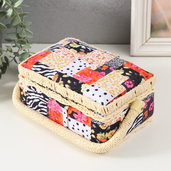 Шкатулка для рукоделия "Пэчворк. Цветы, горох и зебра" 18х12х9,5 см