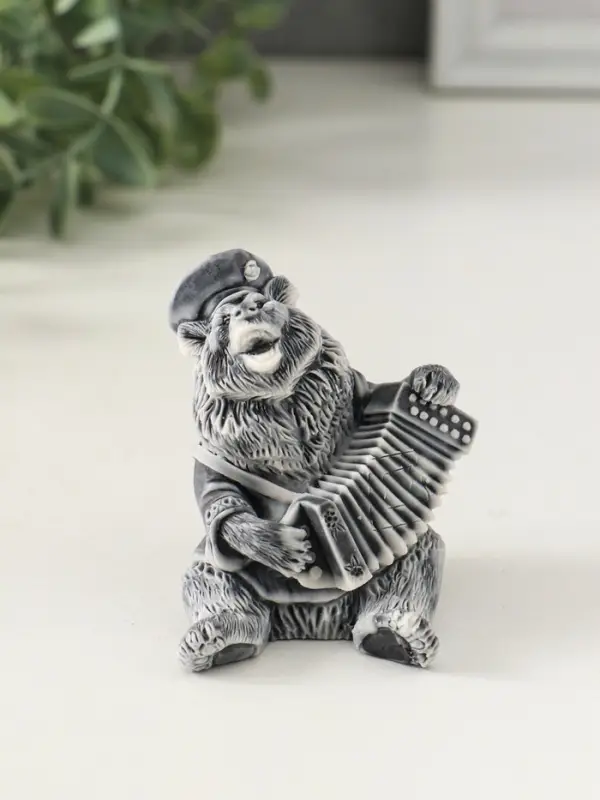 Сувенир "Медведь играет на гармошке" 6,3 см