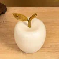 Сувенир "Яблоко с золотым листом" 10х10х12 см, цв. матовый белый