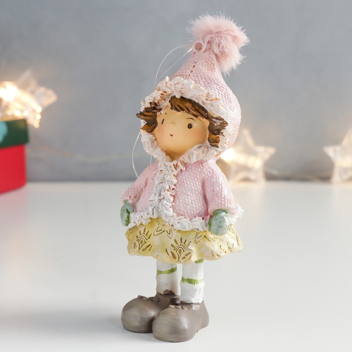 Сувенир полистоун подвеска "Девочка в розовой курточке с капюшоном" 6х5х13 см