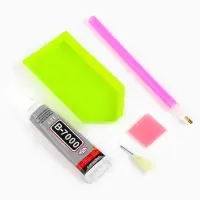 Алмазная мозаика на брелоке "Собачка" светло-голубой