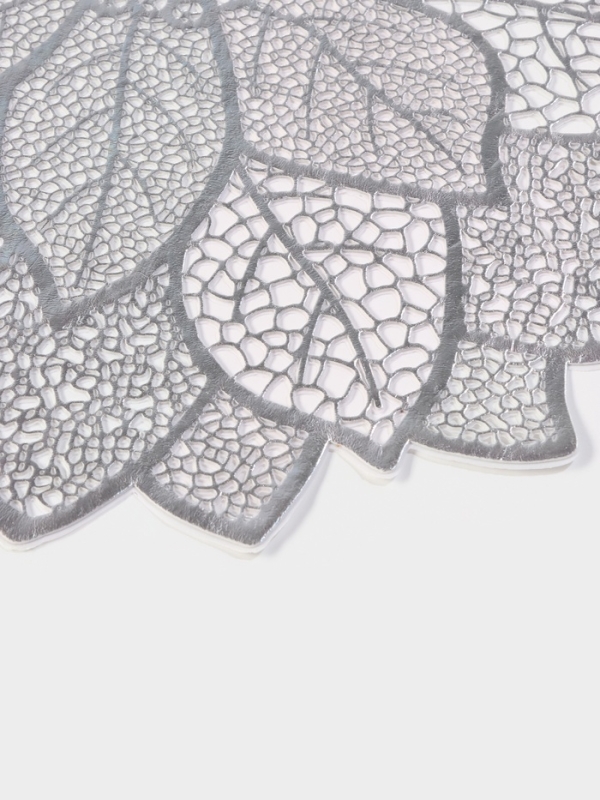 Салфетка сервировочная на стол &laquo;Цветок&raquo;, d=43 см, цвет серебряный