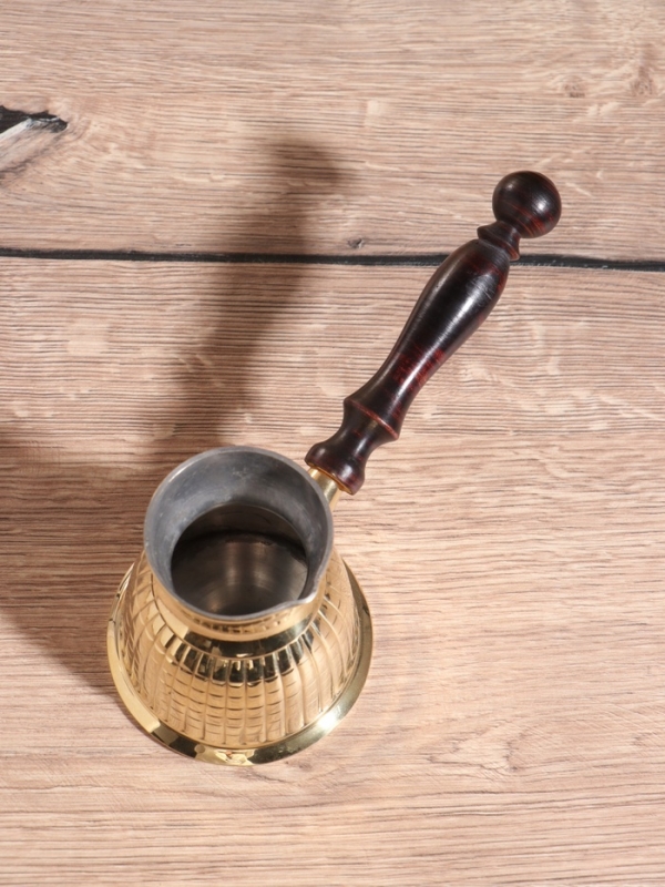 Турка с деревянной ручкой, латунь, 9&times;23&times;10 см