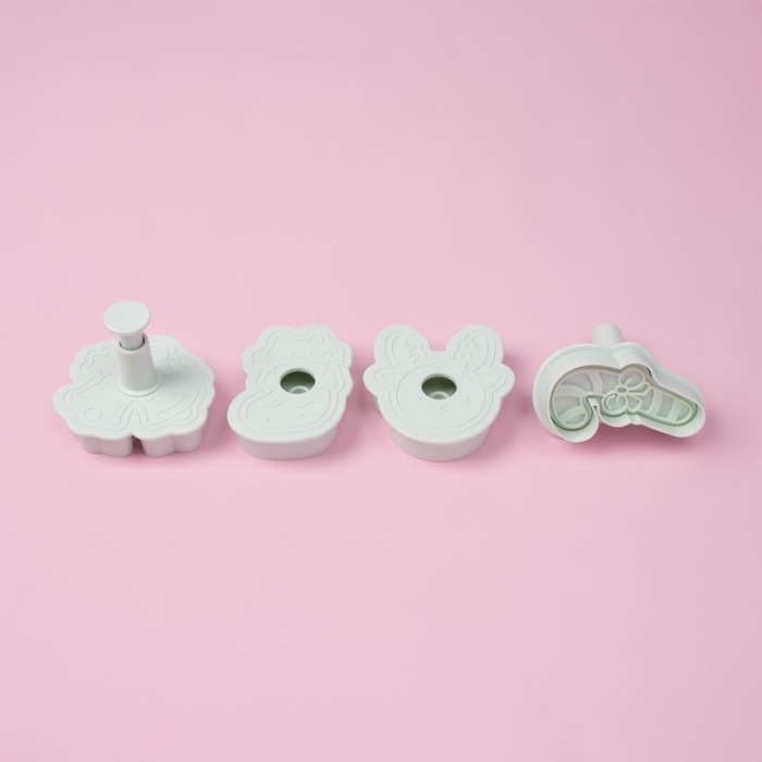 Плунжеры и печати кондитерские Доляна &laquo;Новый год&raquo;, 2 в1, набор 4 шт, пластик, белые