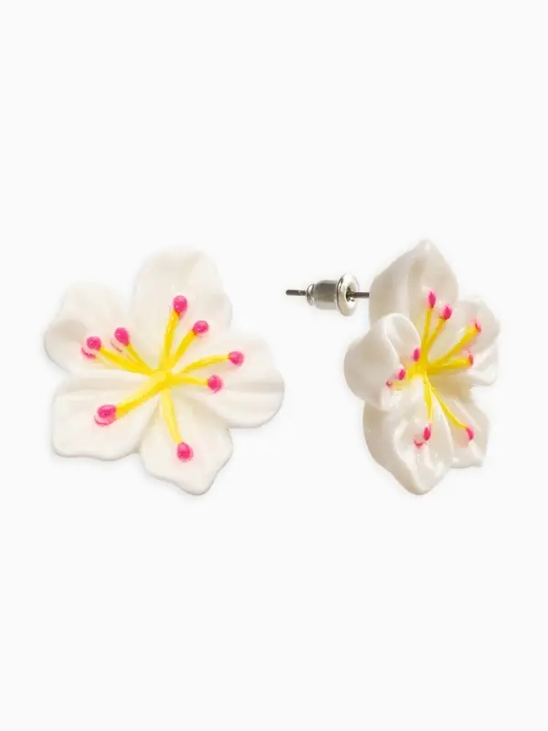 Серьги пластик "Лилии", цвет белый