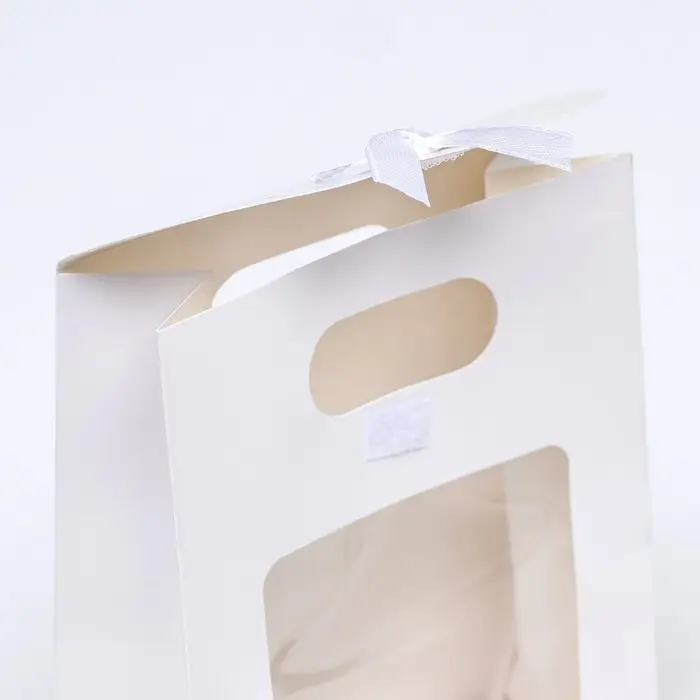 Коробка-пакет, с окном, белый, 16&times;12&times;6 см