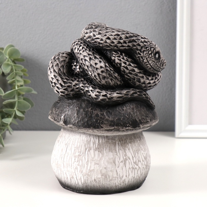 Новогодняя копилка "Змейка на грибе"  12х11х18 см