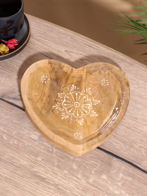 Блюдо в форме сердца &laquo;Пряник&raquo;, дерево манго, 20.5&times;20&times;2.3 см