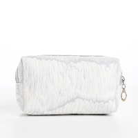 Косметичка на молнии, цвет белый