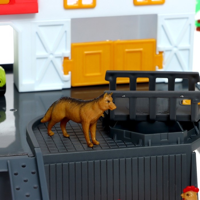 Парковка &laquo;Ферма&raquo;, амбар, вольеры, транспорт, животные