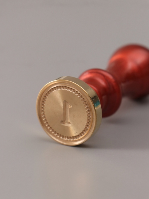 Печать для сургуча с пластиковой ручкой "Классика цифра 1" 2,5х2,5х6,3 см