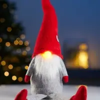 Фигура текстиль &laquo;Гномик в красной шапке&raquo; 60 см, 1 LED, LR1130х3 (в компл.), Т/БЕЛЫЙ