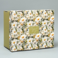 Коробка подарочная складная, упаковка, &laquo;Ромашки&raquo;, 31 х 25.5 х 16 см