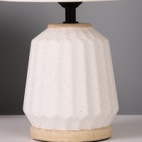 Лампа настольная "Грани" 1х40Вт Е27 белый 20х20х31см МОДЕЛЬ: