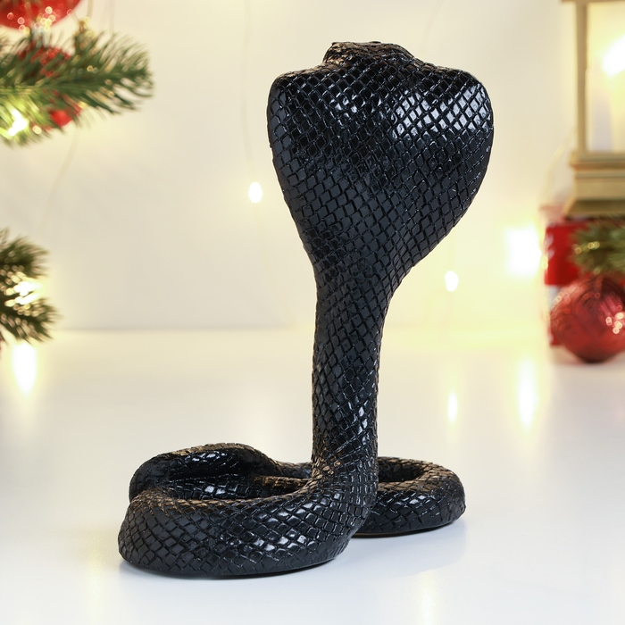 Фигура "Королевская кобра" 14х8х17см, цветная