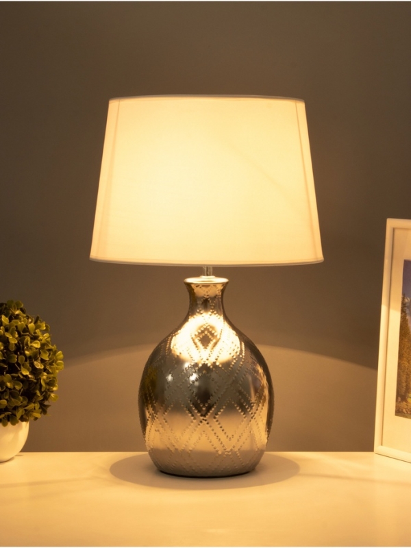 Настольная лампа "Чиппер" 1х15Вт Е14 серебро 30х30х47см