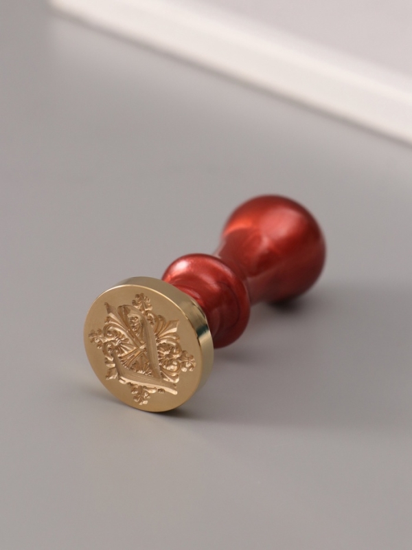 Печать для сургуча с пластиковой ручкой "Буква L на вензеле" 2,5х2,5х6,3 см