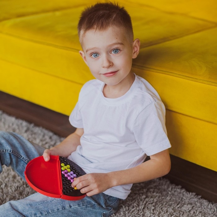 Настольная игра-головоломка на логику &laquo;ЛогикУМ&raquo;, 180 заданий, 1 игрок, 7+